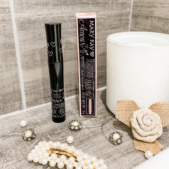 Mary Kay Lash Love Mascara Limited Edition Amor - Picture 1 of 3